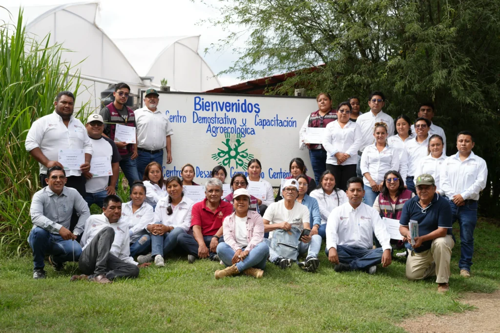 Capacitación a personal técnico de la Secretaría de Fomento Agroalimentario y Desarrollo Rural (SEFADER) en metodología de Grupos de Autoahorro y Préstamo (GAAP)